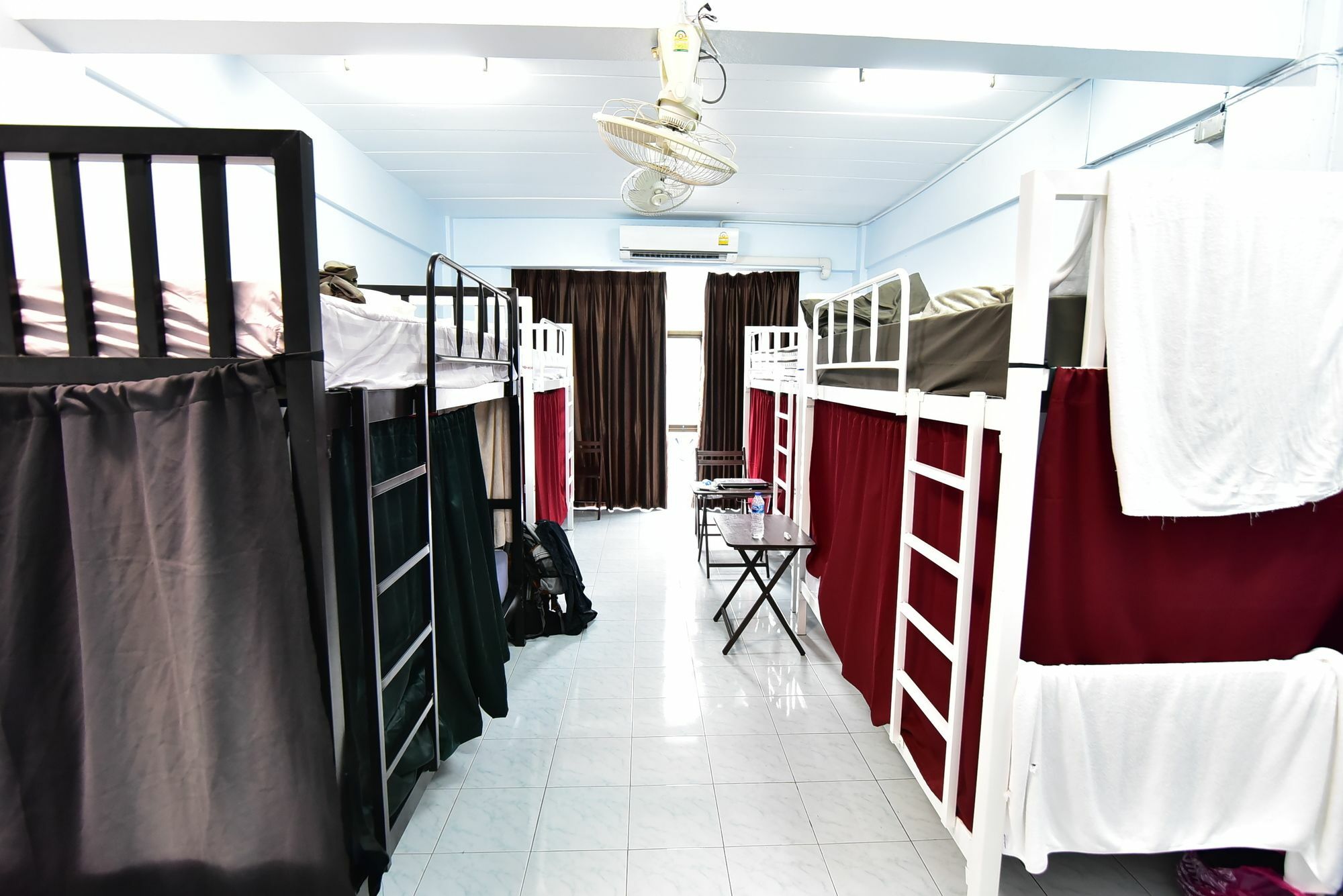 Shady'S Hostel Pattaya Exterior photo