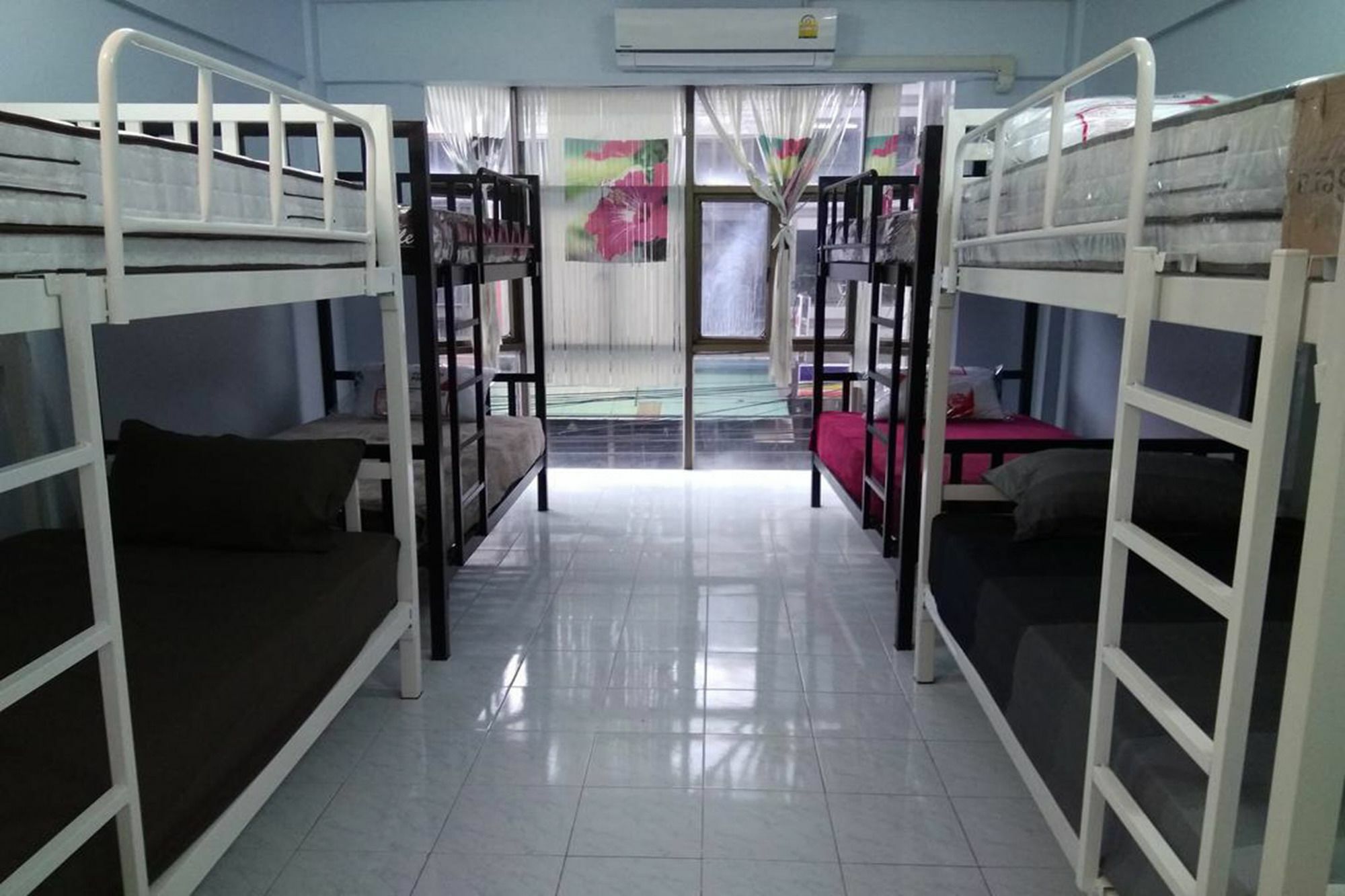 Shady'S Hostel Pattaya Exterior photo