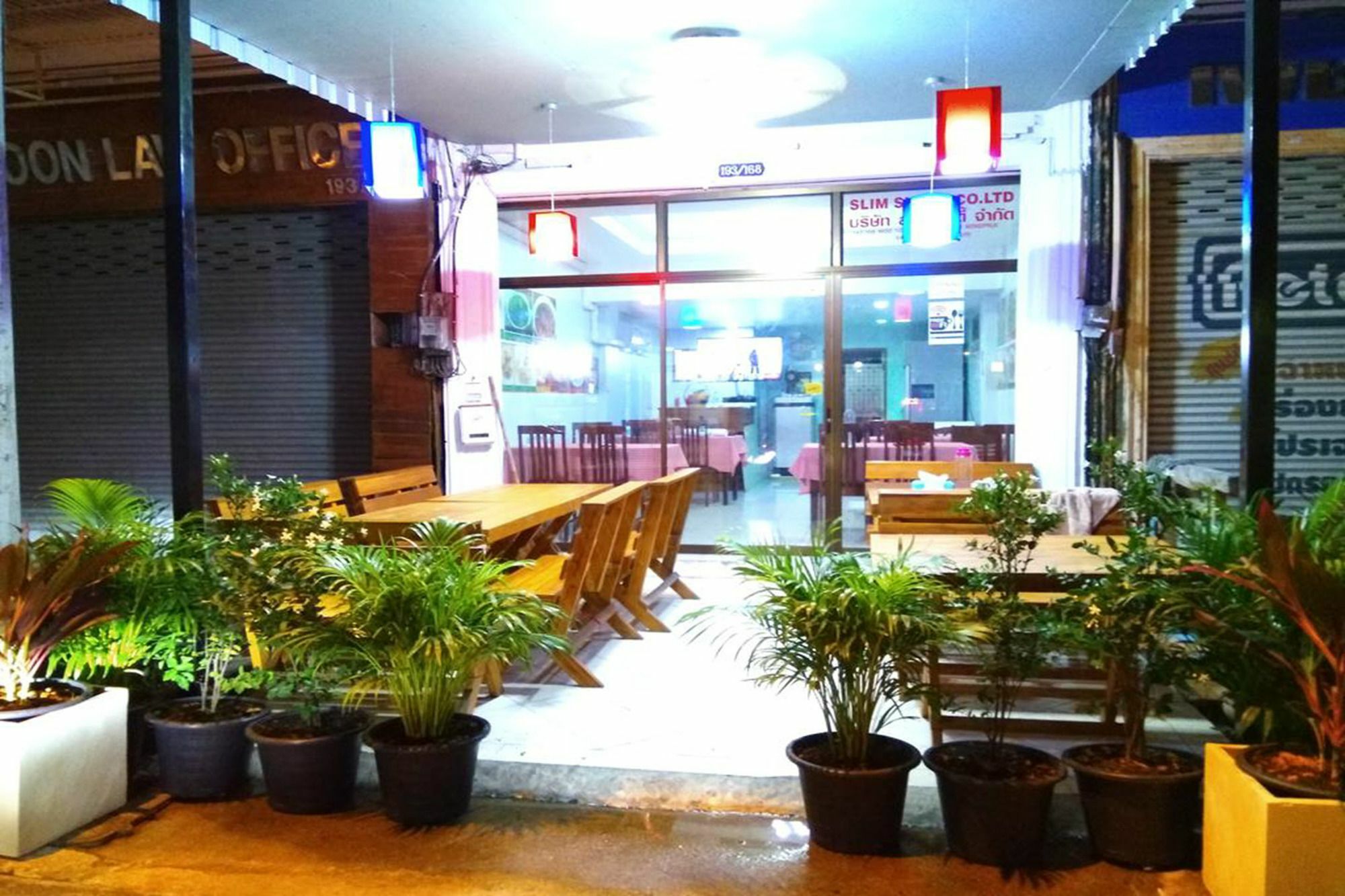 Shady'S Hostel Pattaya Exterior photo
